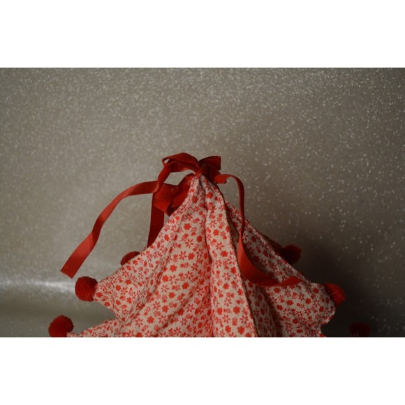 Vintage Christmas Tree Plus Red & White Tabletop Decor - Picture 3 of 4